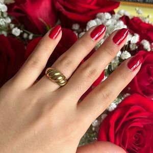 Mejuri Croissant Dome Ring | Size 4 🥐